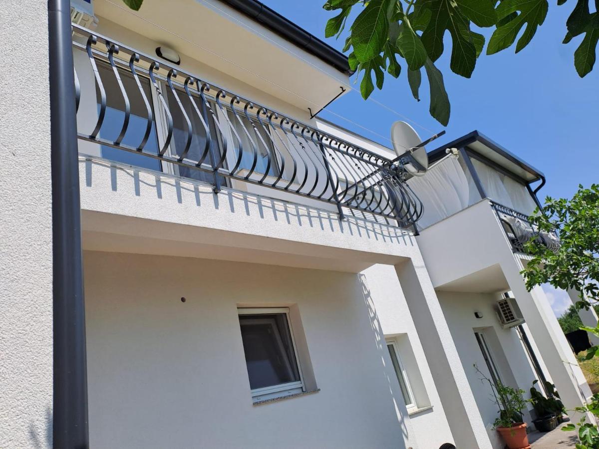 Sunshine Apartment Sovlje Tribalj Exterior foto